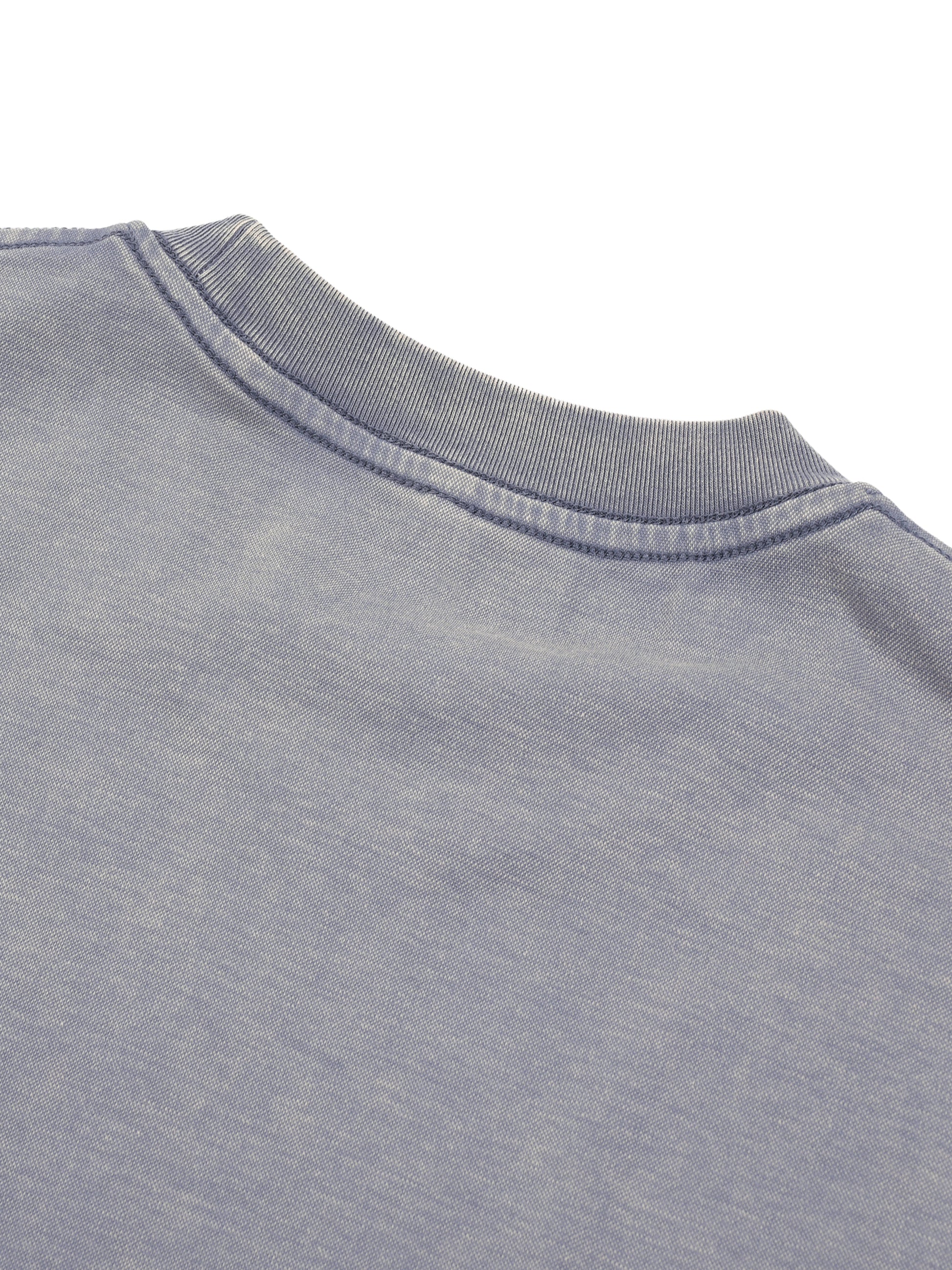 T-Shirts,T-Shirt,T-shirt,Adventure Awaits